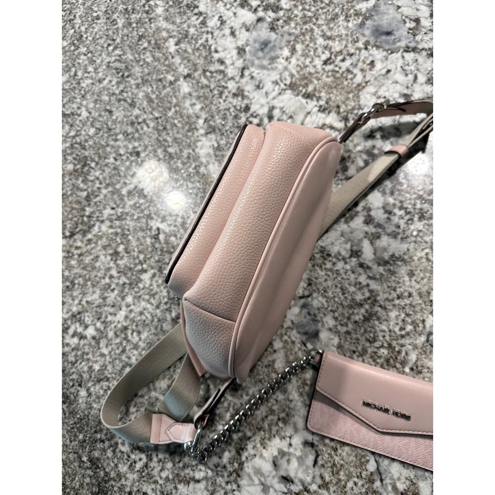 Michael Kors belly bag, crossbody, shoulder bag with coin purse - Picture 10 of 11